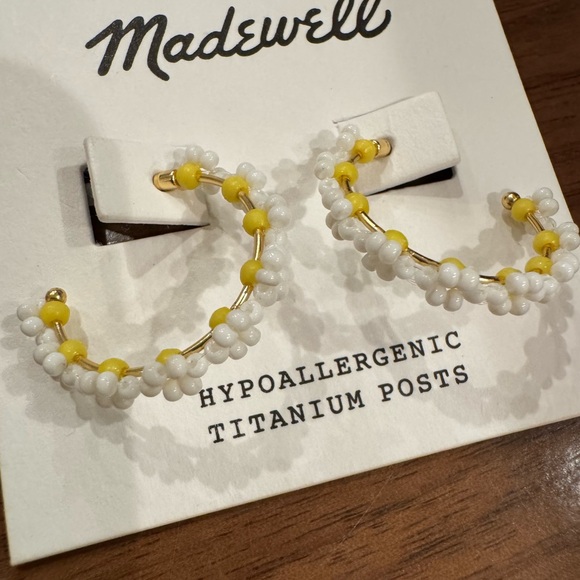 NWT Madewell Seed Bead Daisy Hoop Earrings - Picture 4 of 6